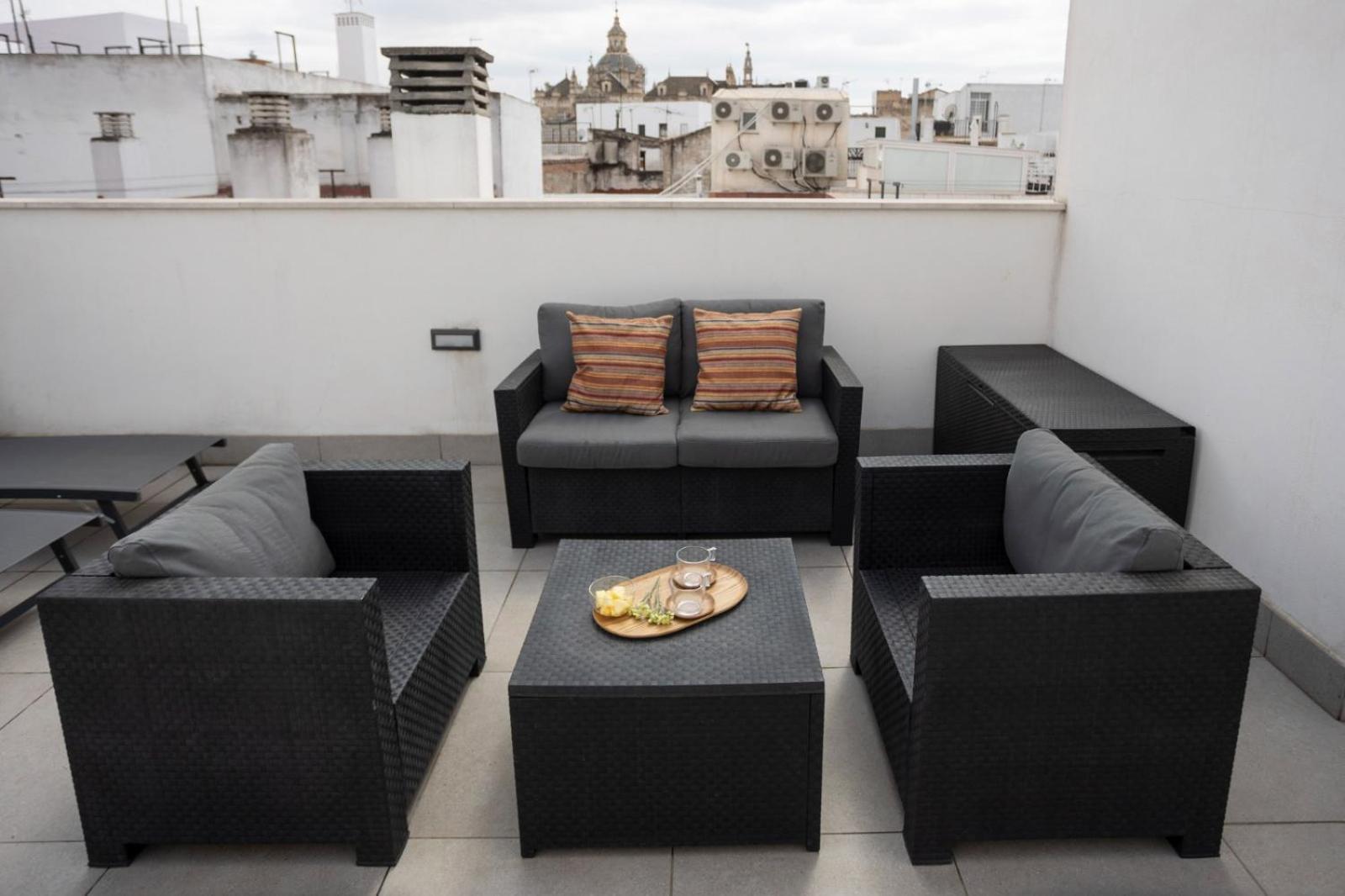 Private & Pool Goyeneta Sevilla Urban Apartment, Seville